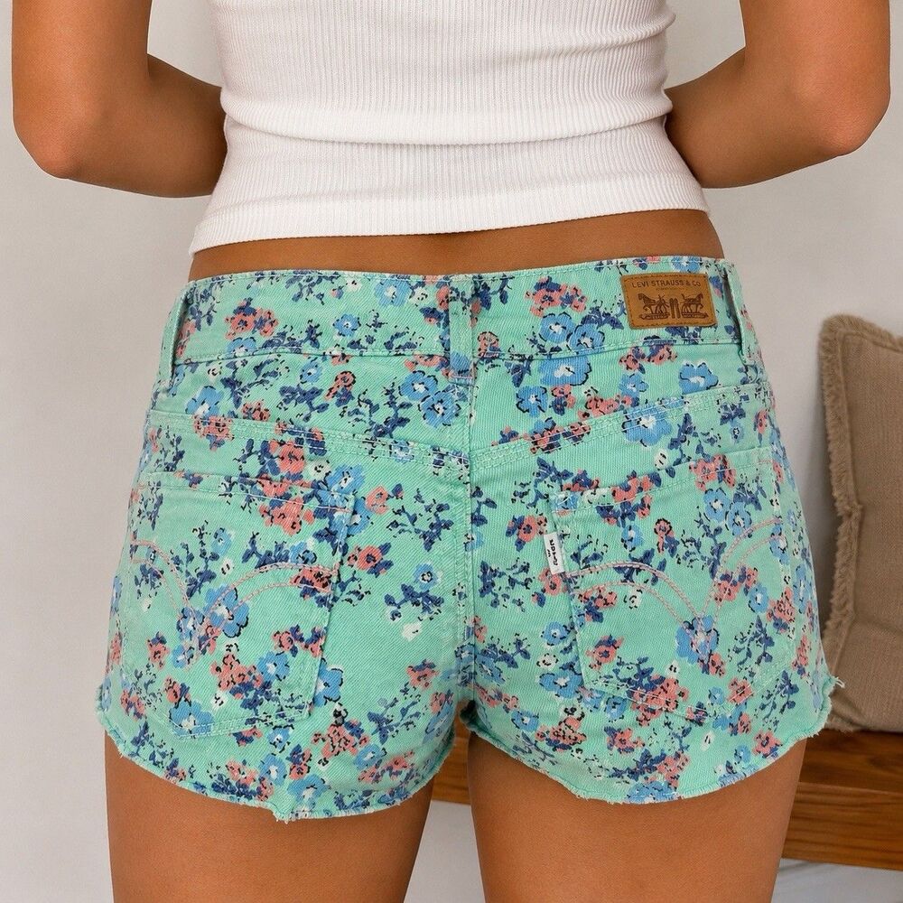 Levi's women's  Mint Green Floral Shorty Short Size 3 Ramie Cotton Spandex